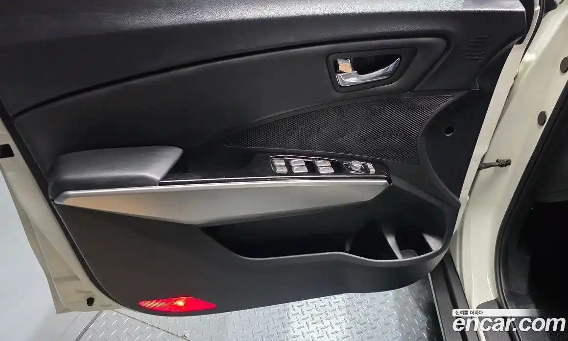 SsangYong TIBOLI 2015 1.6 автомат (гидро), фото 14