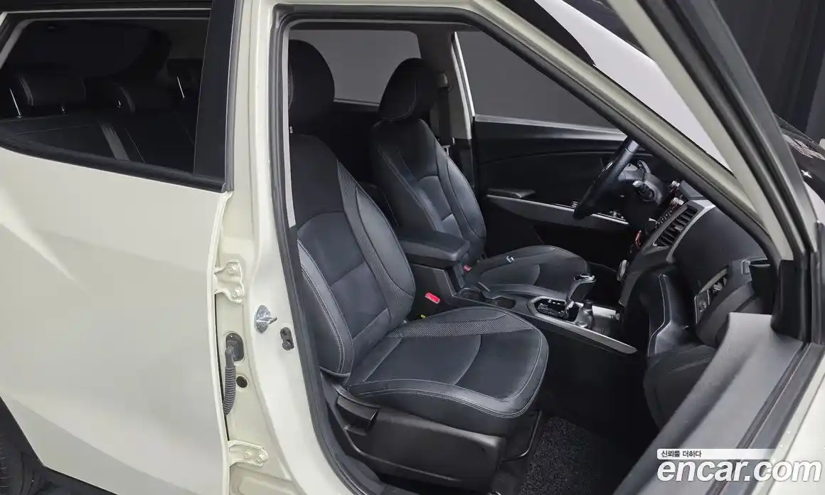 SsangYong TIBOLI 2015 1.6 автомат (гидро), фото 18