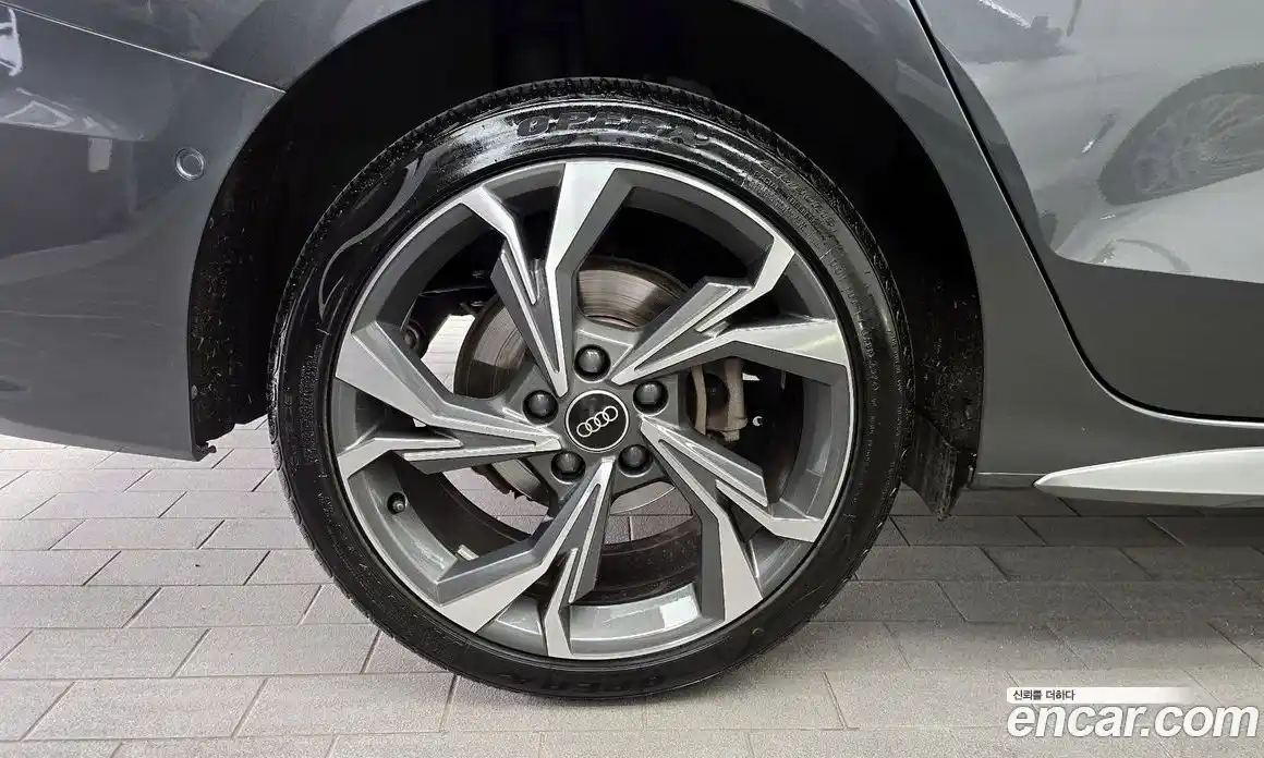 Audi A3 2023 2.0 автомат (гидро), фото 5