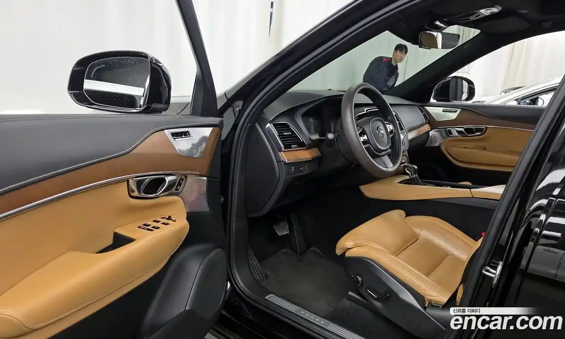 Volvo XC90 2019 2.0 автомат (гидро), фото 27