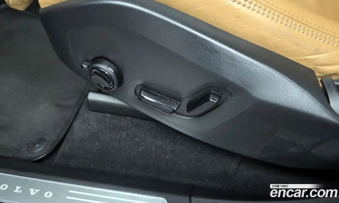 Volvo XC90 2019 2.0 автомат (гидро), фото 33