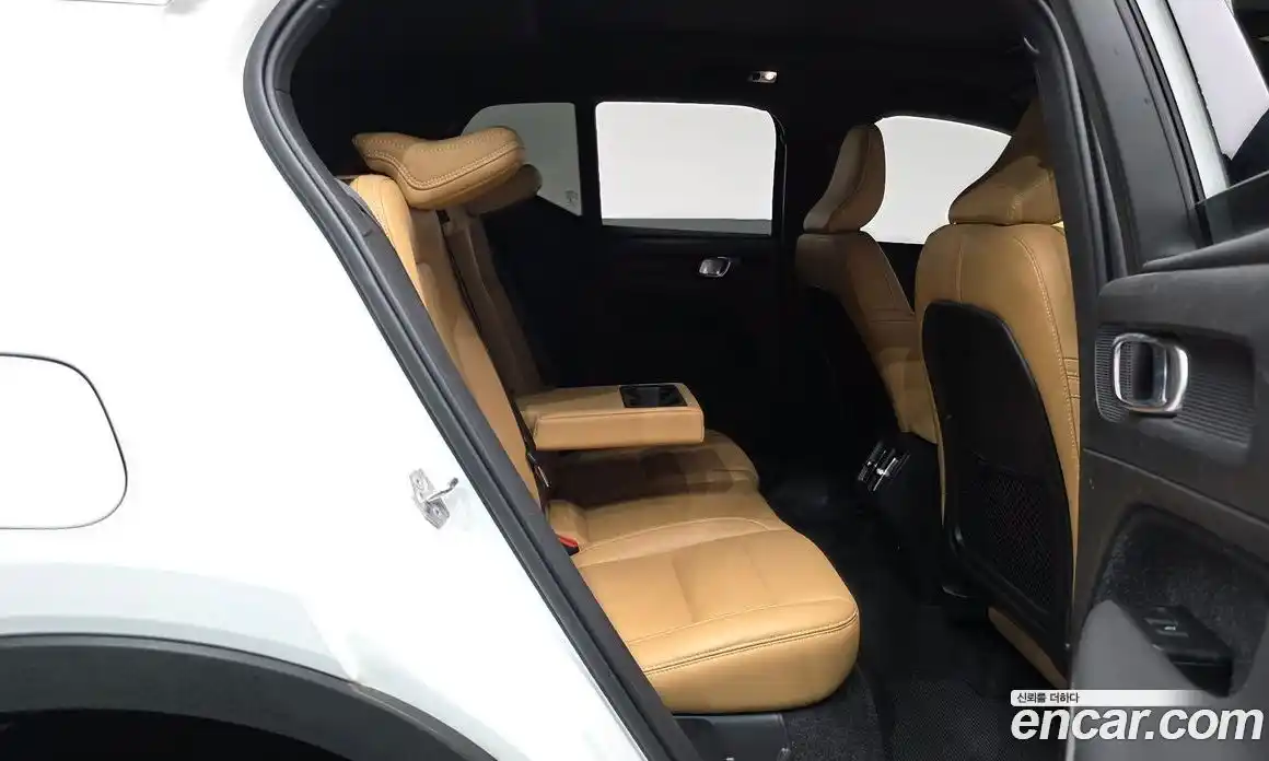 Volvo XC40 2021 2.0 автомат (гидро), фото 16