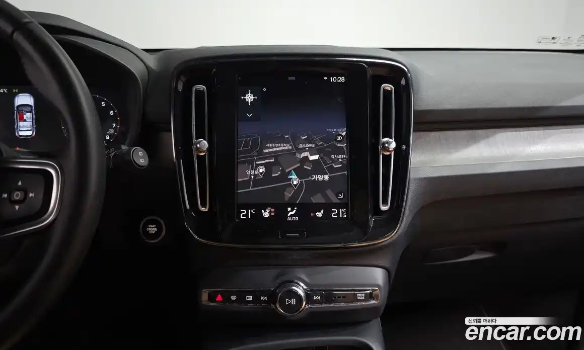 Volvo XC40 2021 2.0 автомат (гидро), фото 18