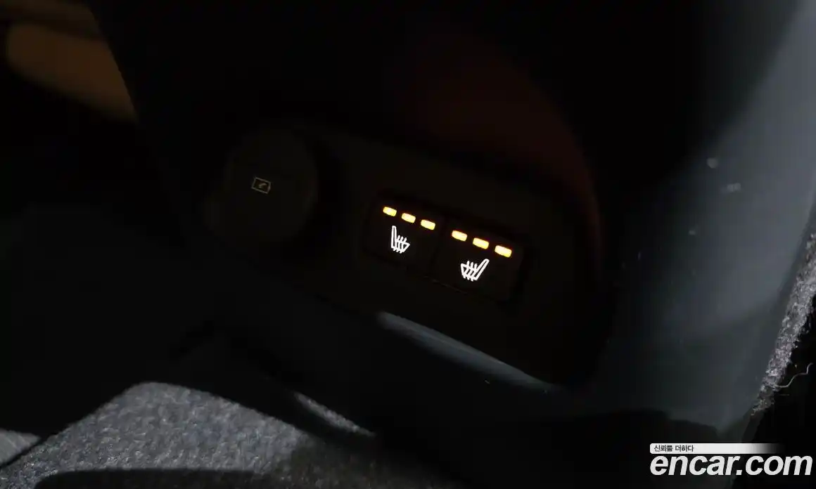 Volvo XC40 2021 2.0 автомат (гидро), фото 23