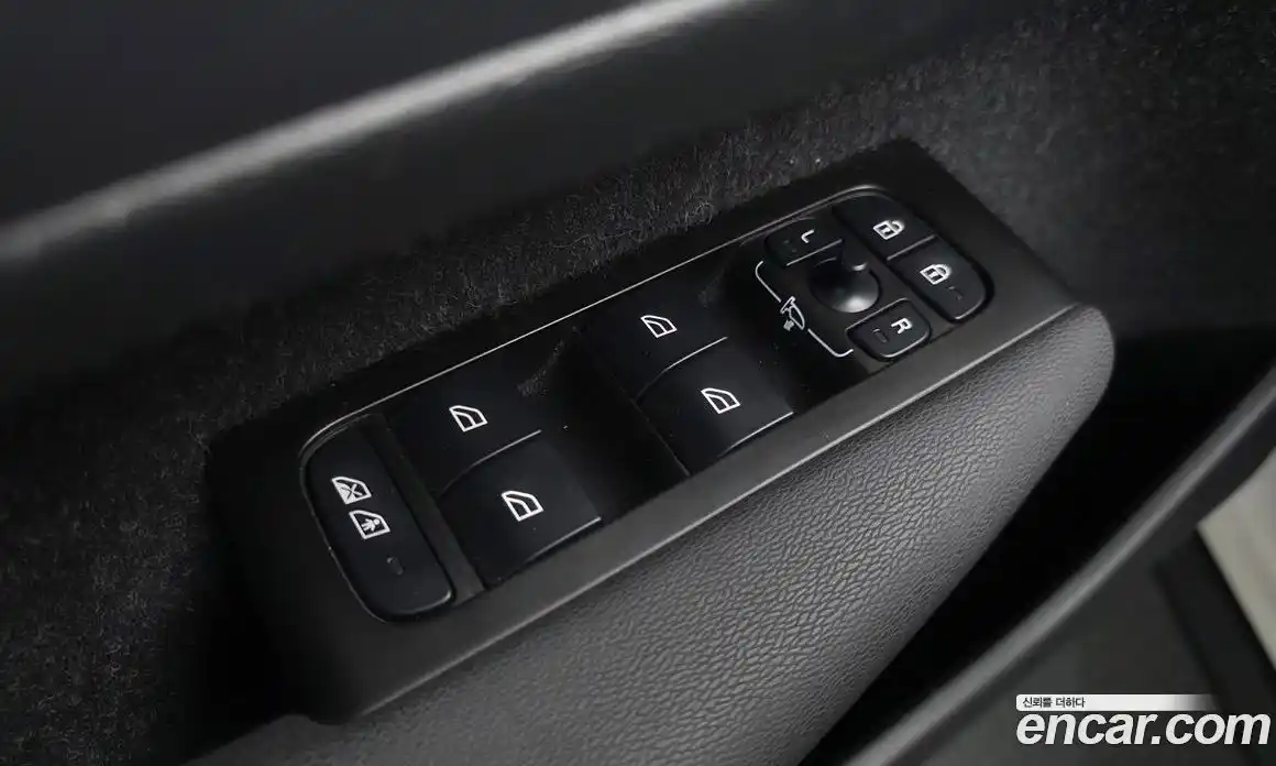 Volvo XC40 2021 2.0 автомат (гидро), фото 27