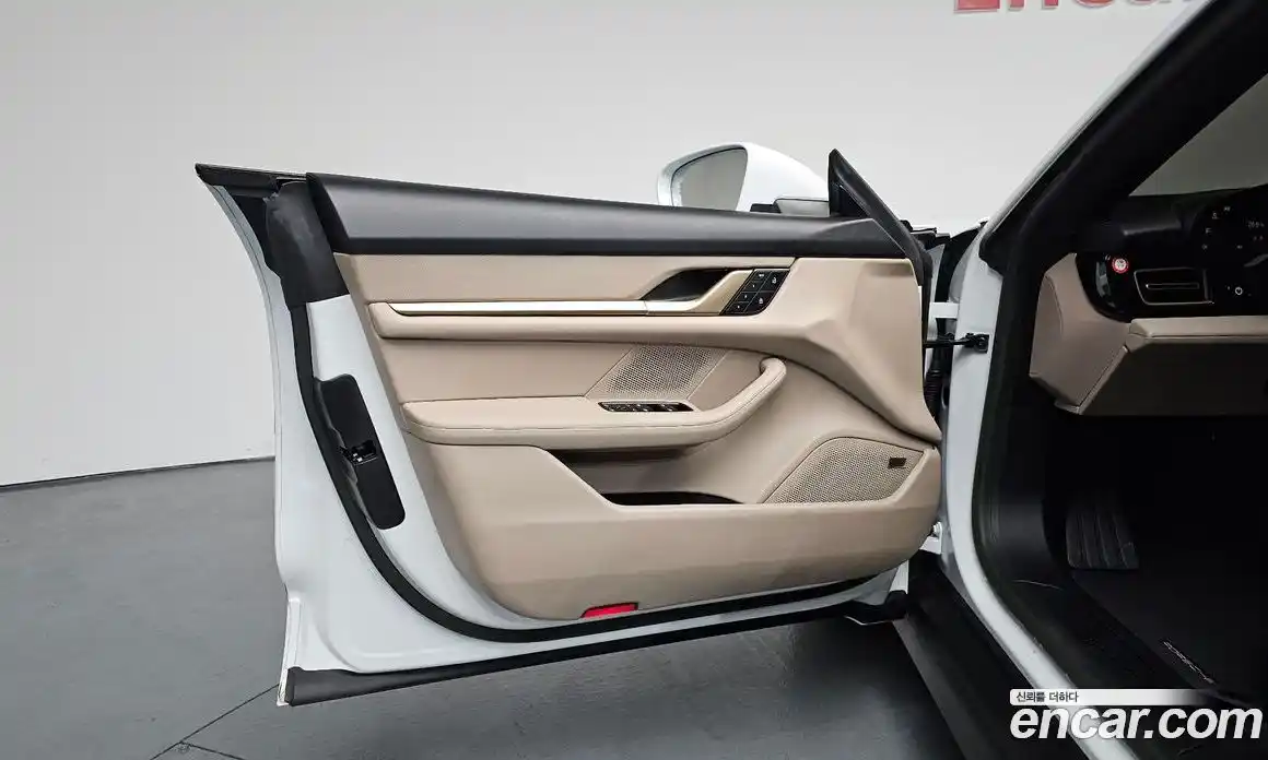 Porsche Taycan 2023 0.1 автомат (гидро), фото 13