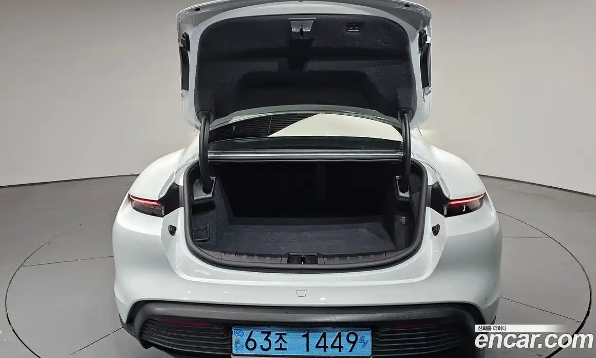Porsche Taycan 2023 0.1 автомат (гидро), фото 25