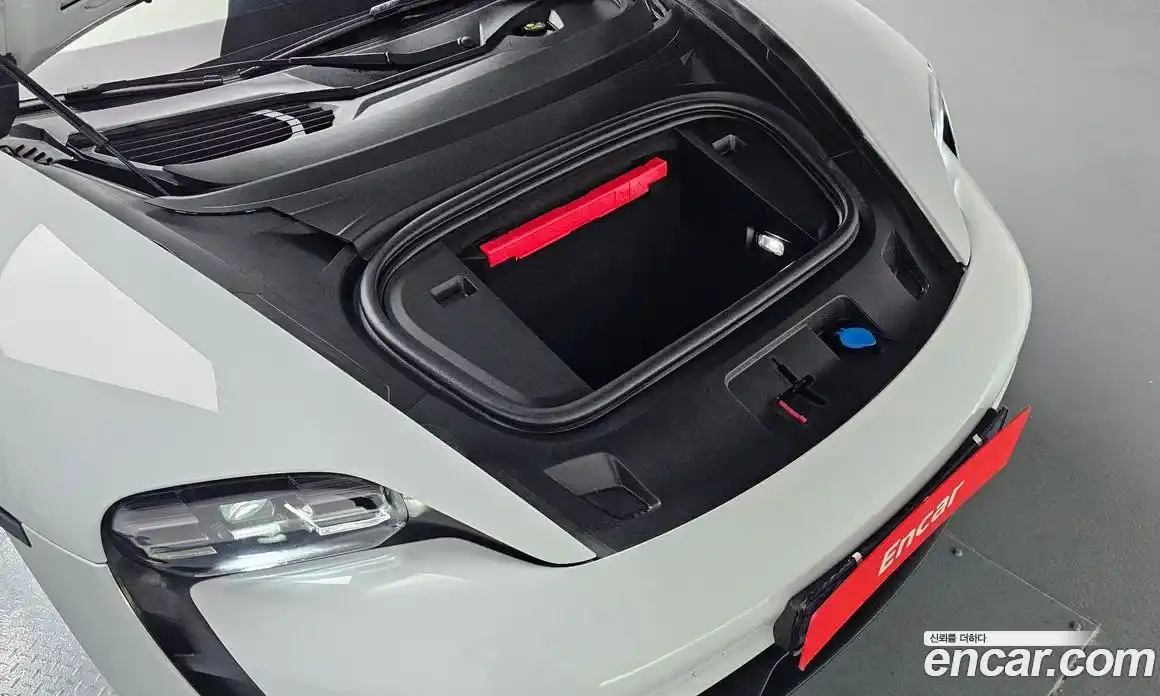 Porsche Taycan 2023 0.1 автомат (гидро), фото 5