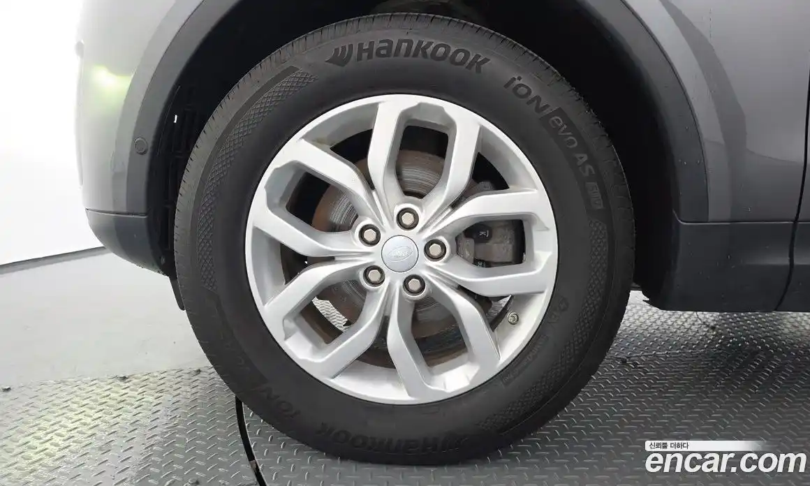 Land Rover Discovery 2019 2.0 автомат (гидро), фото 5