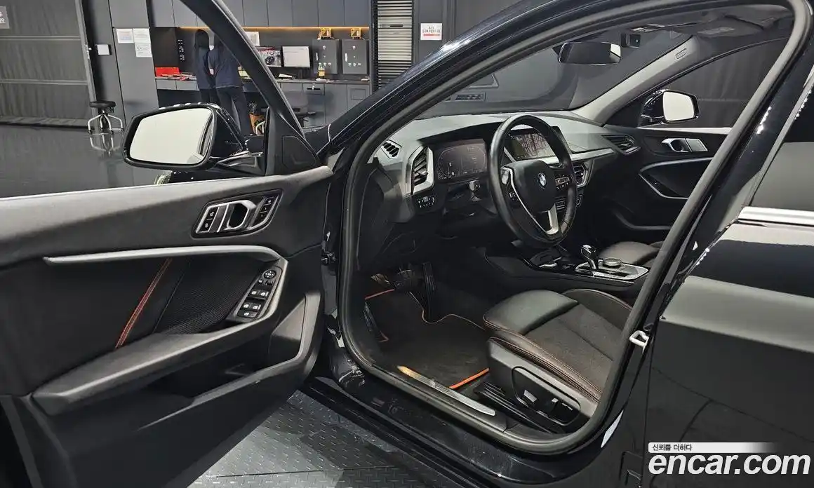 BMW 1 серия 2021 2.0 автомат (гидро), фото 12