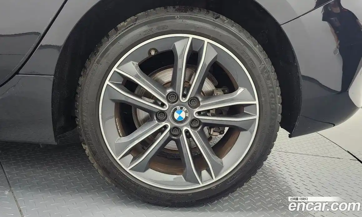 BMW 1 серия 2021 2.0 автомат (гидро), фото 6
