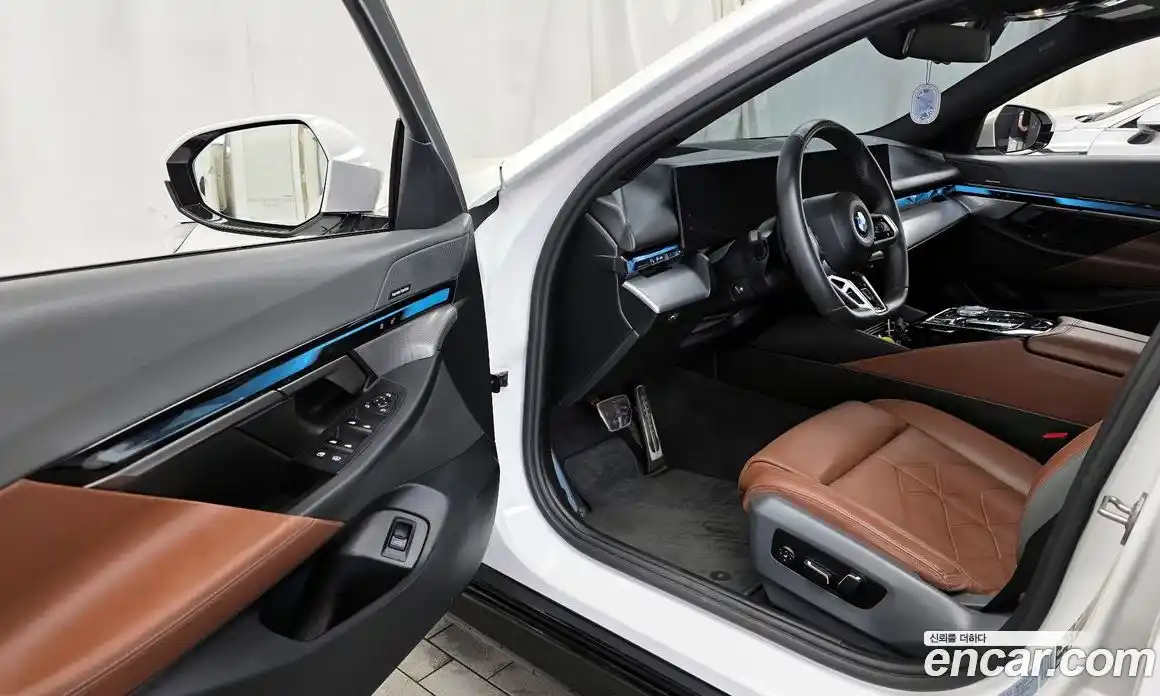 BMW 5 серия 2023 2.0 автомат (гидро), фото 13