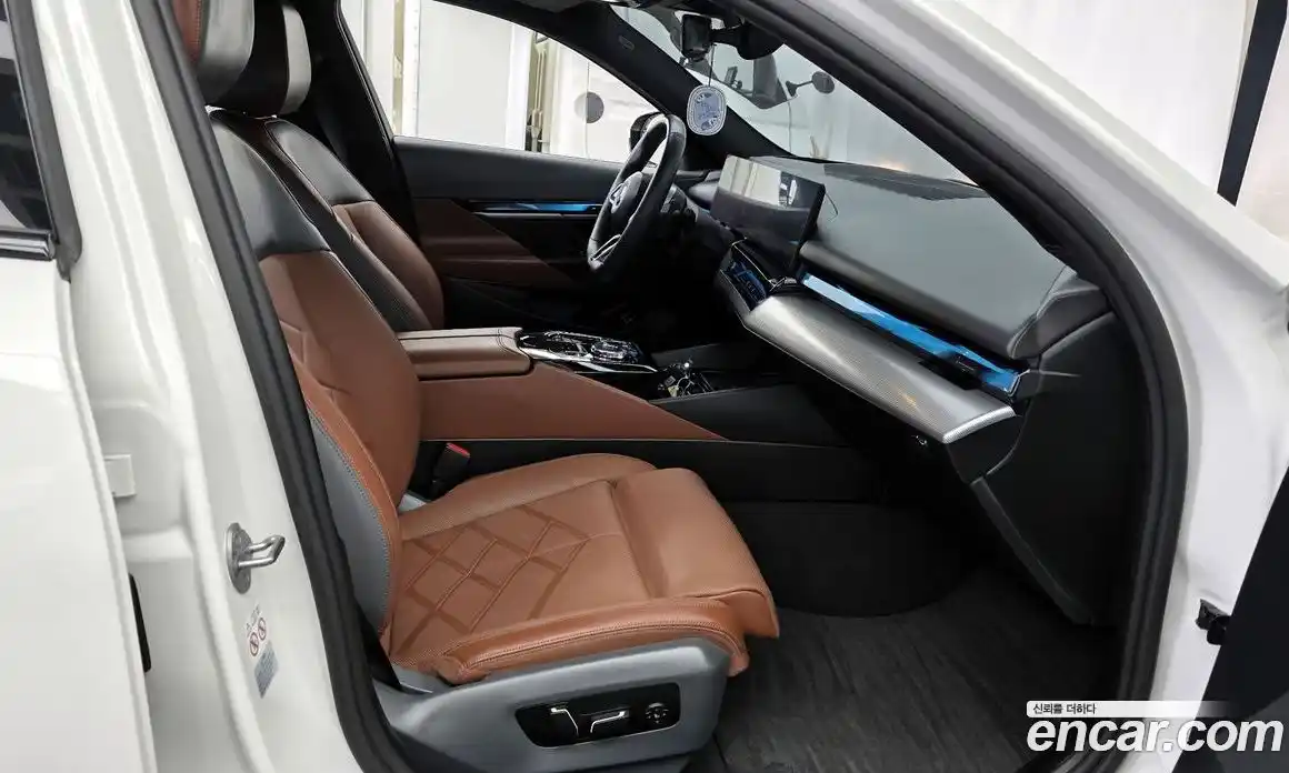 BMW 5 серия 2023 2.0 автомат (гидро), фото 16