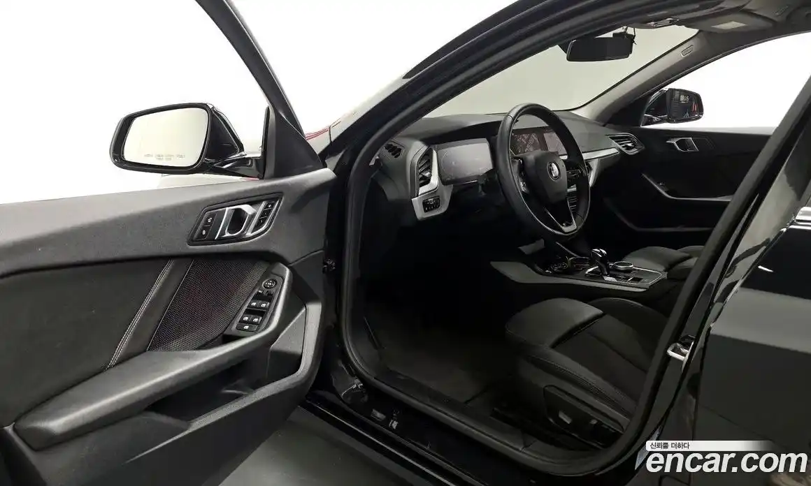 BMW 1 серия 2020 2.0 автомат (гидро), фото 13