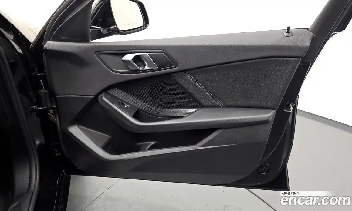 BMW 1 серия 2020 2.0 автомат (гидро), фото 15