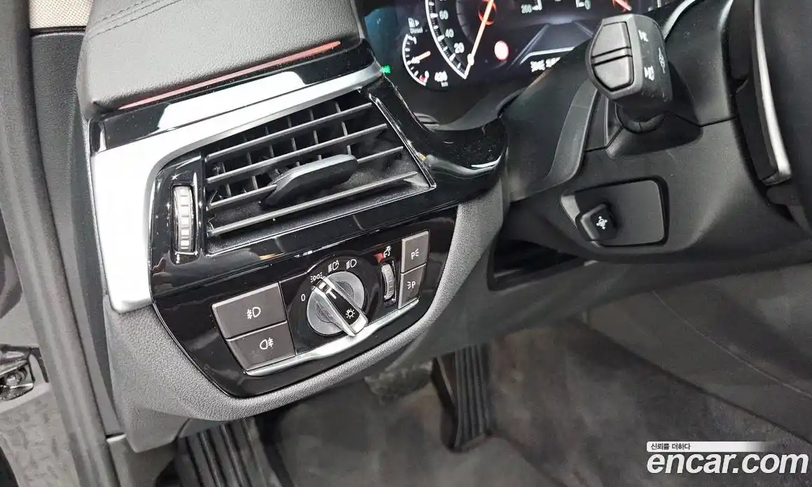 BMW 5 серия 2019 2.0 автомат (гидро), фото 30