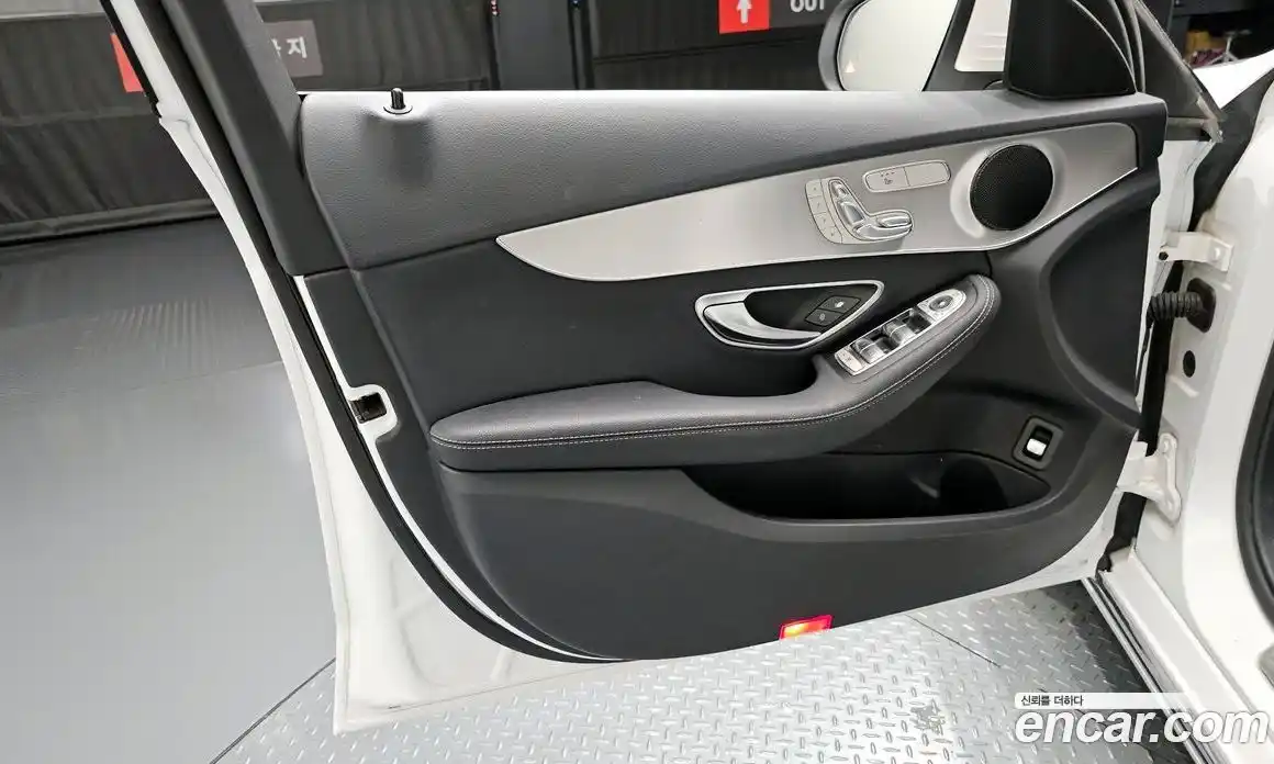 Mercedes-Benz C-Class 2017 2.1 гидро, фото 14 Mercedes-Benz C-Class 2017 2.1 гидро, фото 14