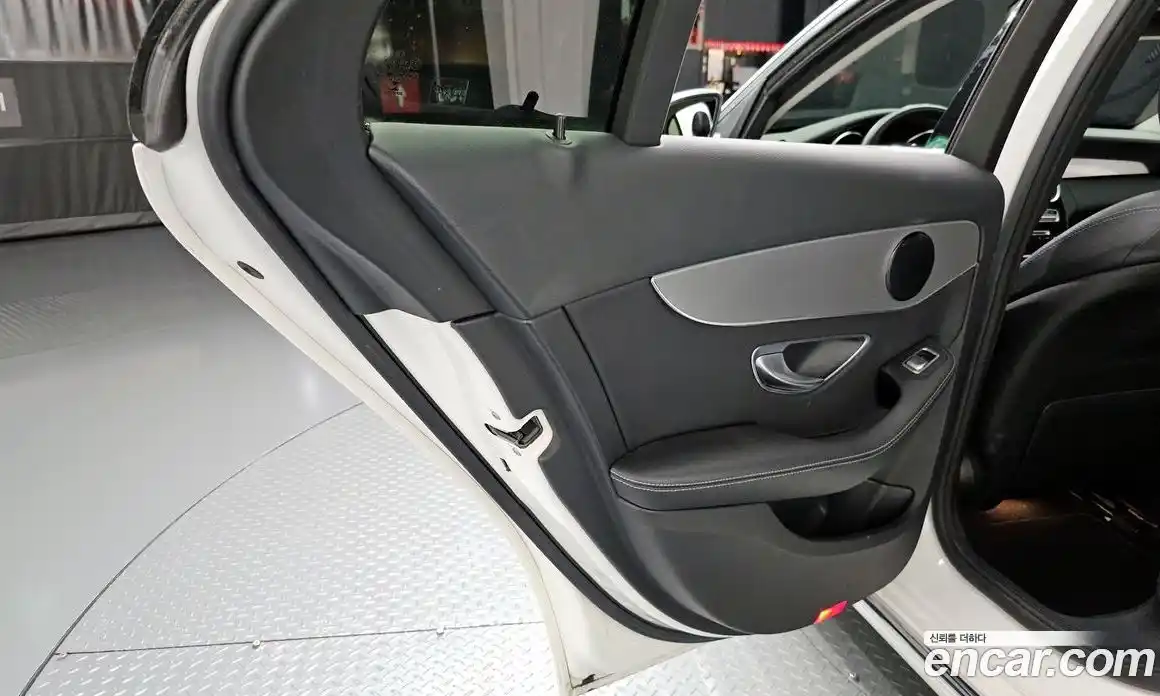 Mercedes-Benz C-Class 2017 2.1 гидро, фото 15 Mercedes-Benz C-Class 2017 2.1 гидро, фото 15