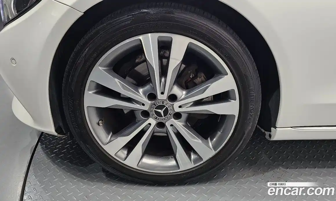 Mercedes-Benz C-Class 2017 2.1 гидро, фото 5 Mercedes-Benz C-Class 2017 2.1 гидро, фото 5