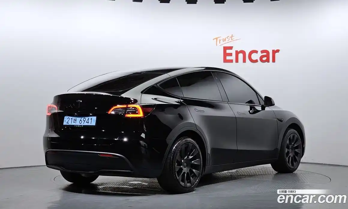 Tesla Model Y 2023 0.2 гидро, фото 2