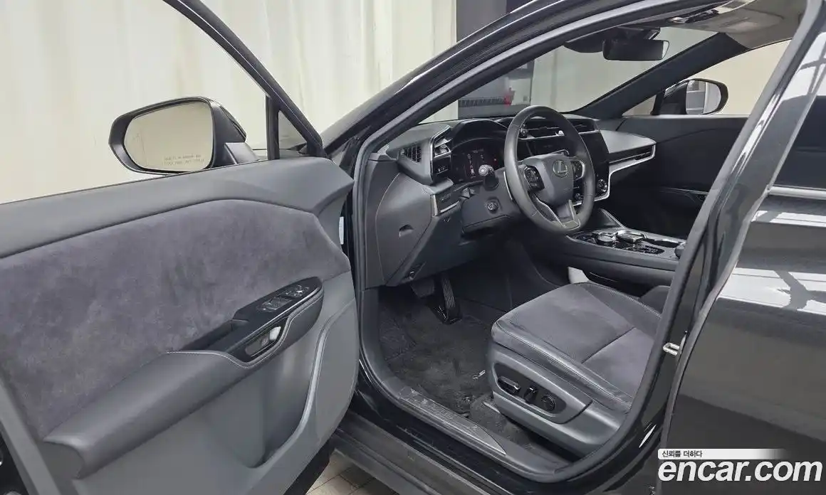 Lexus RZ 2023 0.2 гидро, фото 13