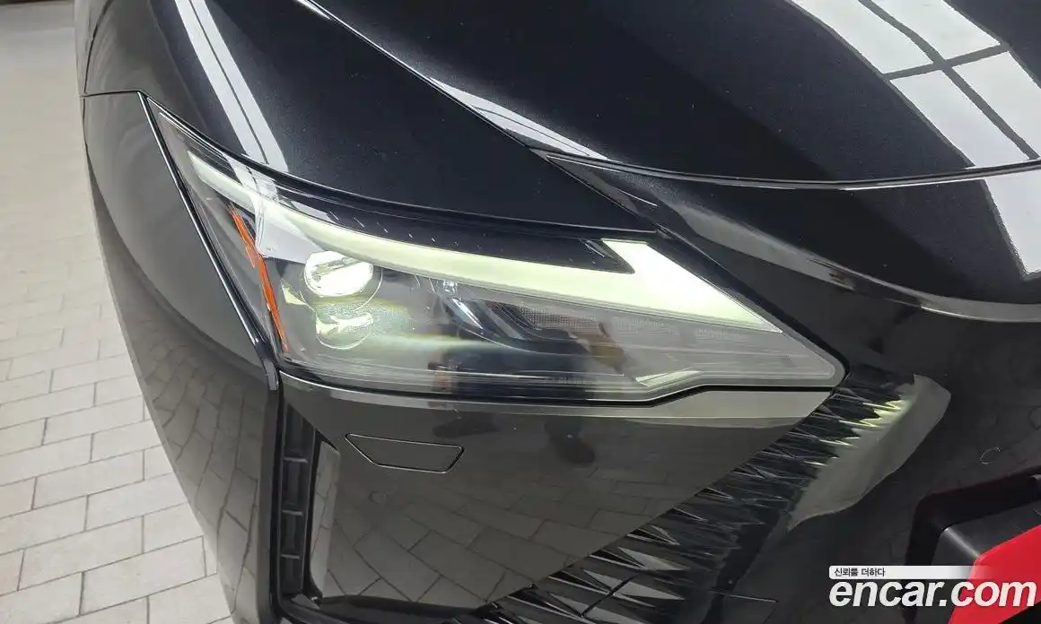 Lexus RZ 2023 0.2 гидро, фото 8