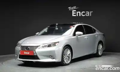 Lexus ES, 2012