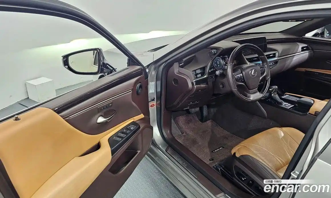 Lexus ES 2021 2.5 гидро, фото 13