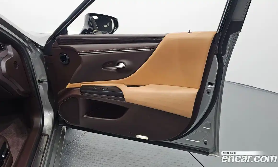 Lexus ES 2021 2.5 гидро, фото 15