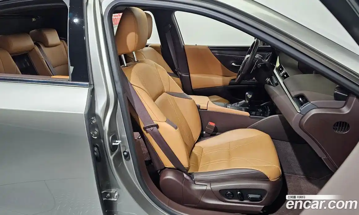 Lexus ES 2021 2.5 гидро, фото 16