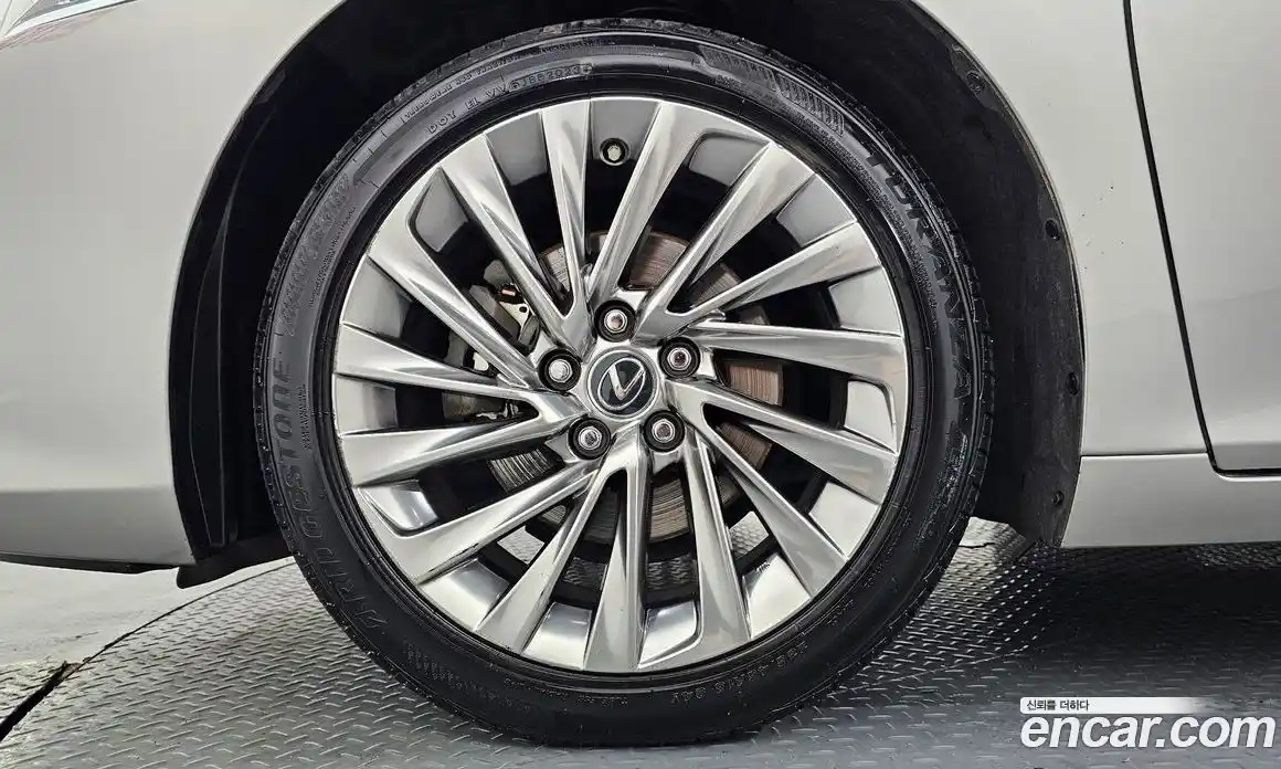 Lexus ES 2021 2.5 гидро, фото 5