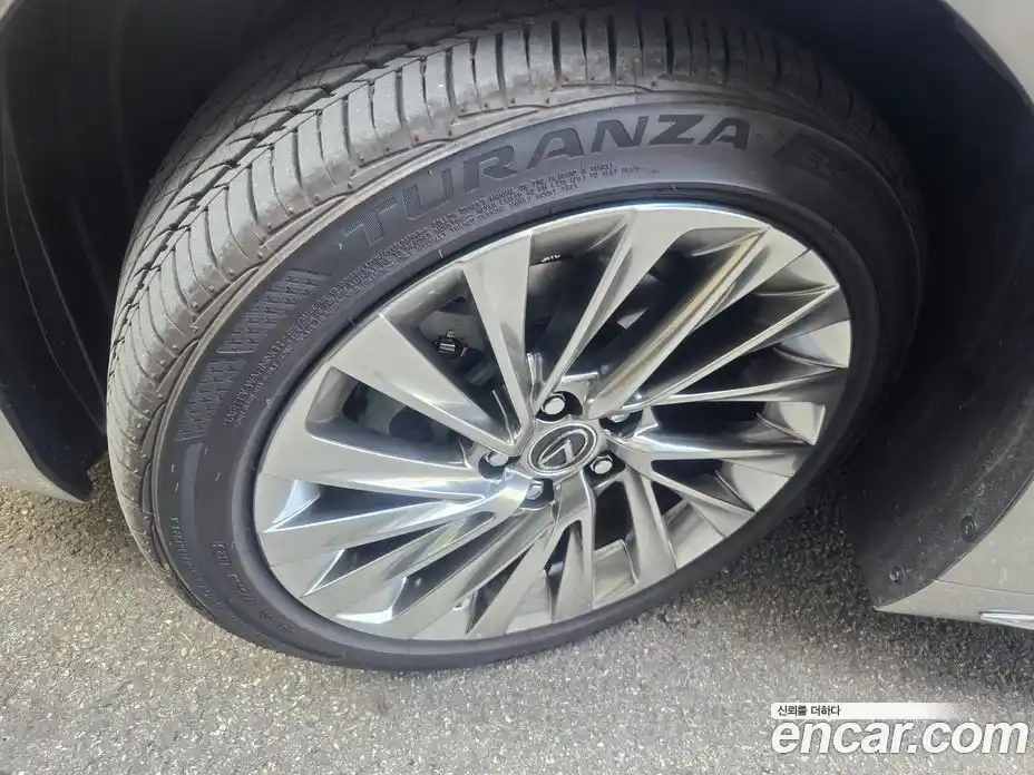 Lexus ES 2025 2.5 гидро, фото 18