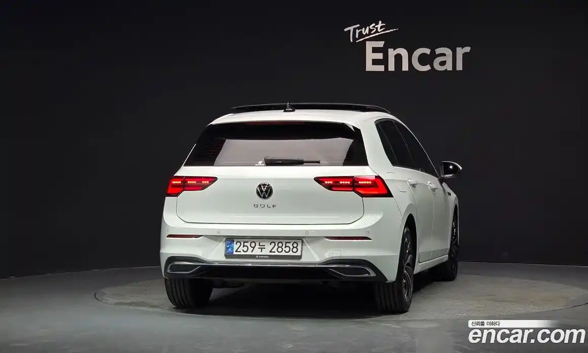 Volkswagen Golf 2024 2.0 автомат (гидро), фото 4