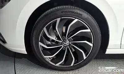 Volkswagen Golf 2024 2.0 автомат (гидро), миниатюра 5