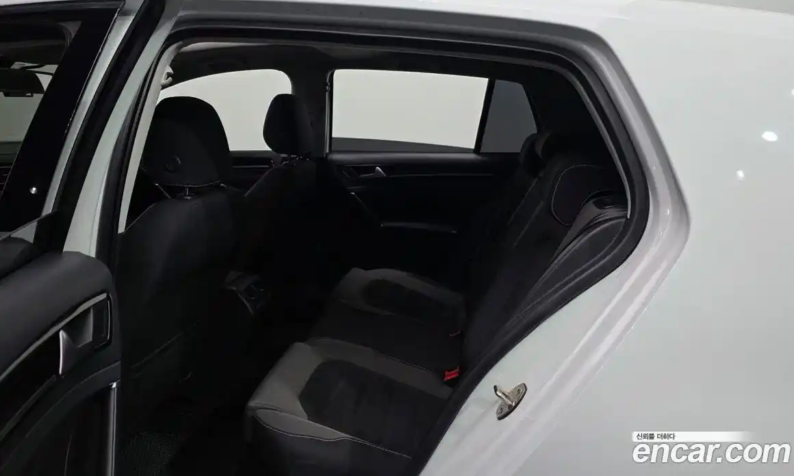 Volkswagen Golf 2015 2.0 автомат (гидро), фото 12