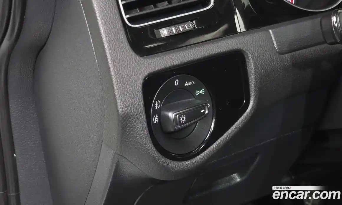 Volkswagen Golf 2015 2.0 автомат (гидро), фото 14