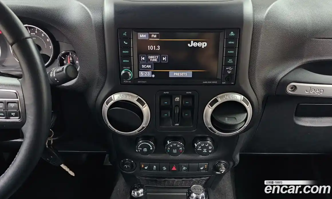 Jeep Wrangler 2016 3.6 автомат (гидро), фото 15