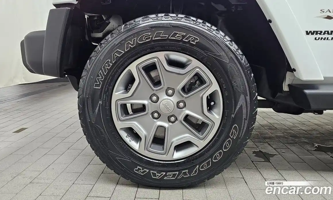 Jeep Wrangler 2016 3.6 автомат (гидро), фото 5