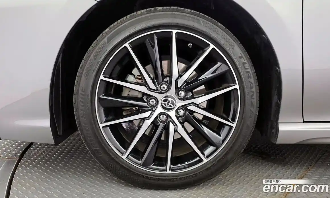 Toyota Camry 2024 2.5 гидро, фото 5