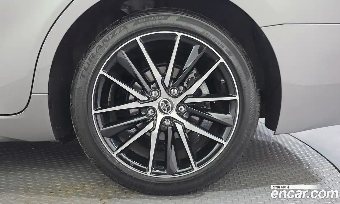Toyota Camry 2024 2.5 гидро, фото 7