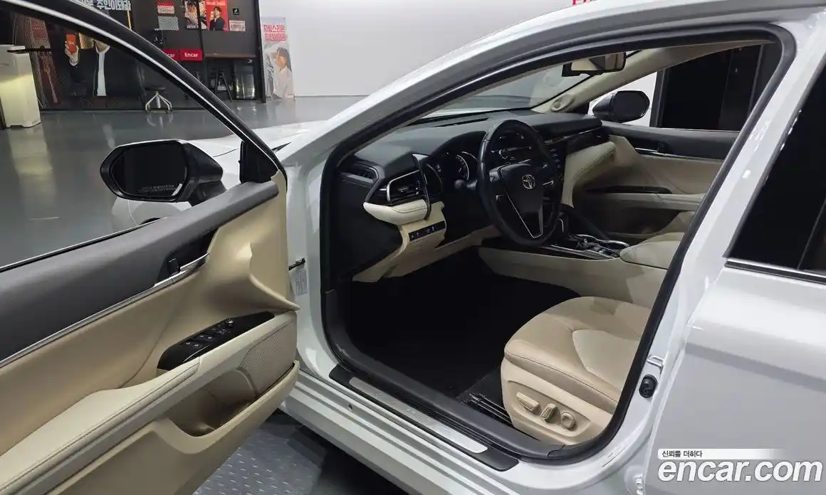 Toyota Camry 2019 2.5 гидро, фото 13