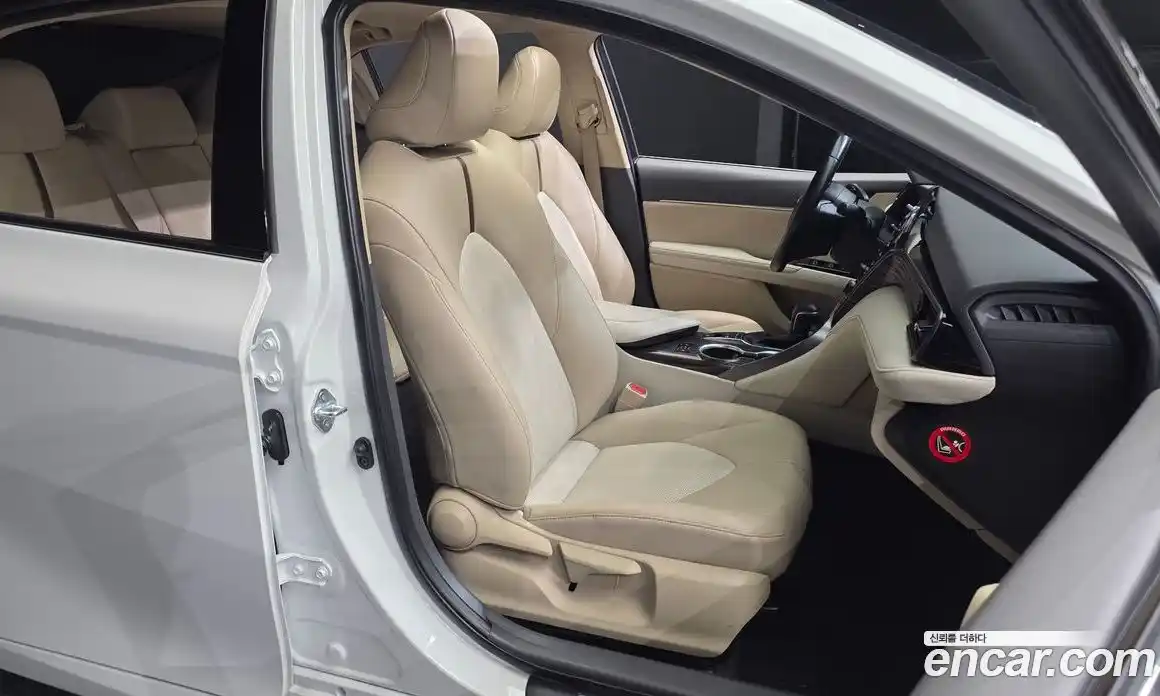 Toyota Camry 2019 2.5 гидро, фото 16