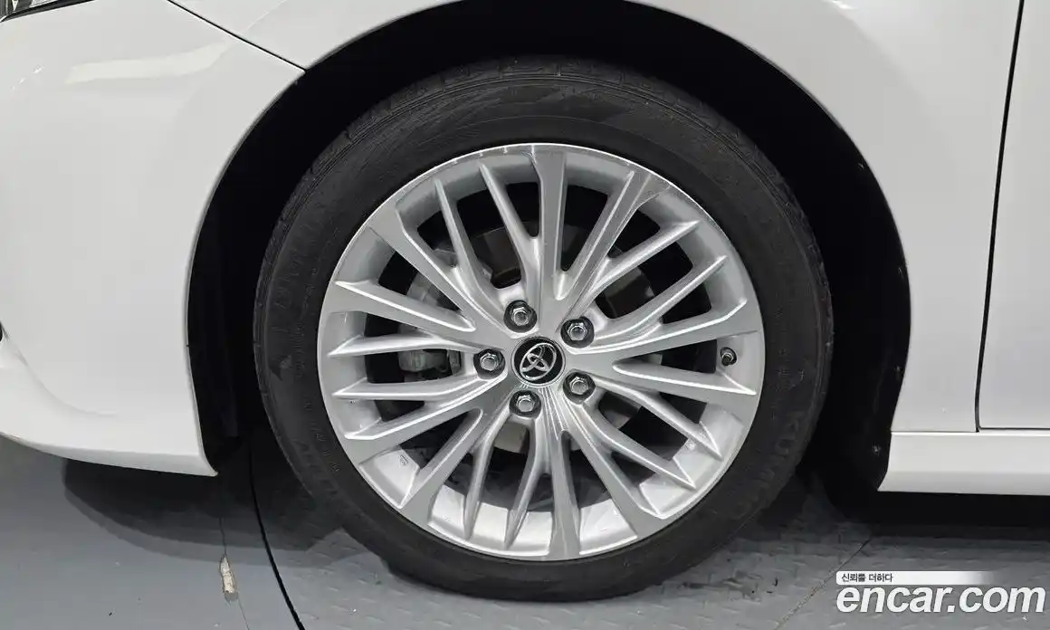 Toyota Camry 2019 2.5 гидро, фото 5