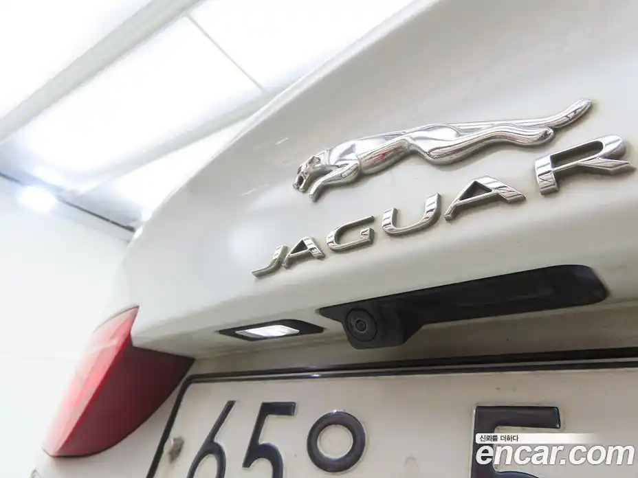 Jaguar XE 2016 2.0 гидро, фото 16