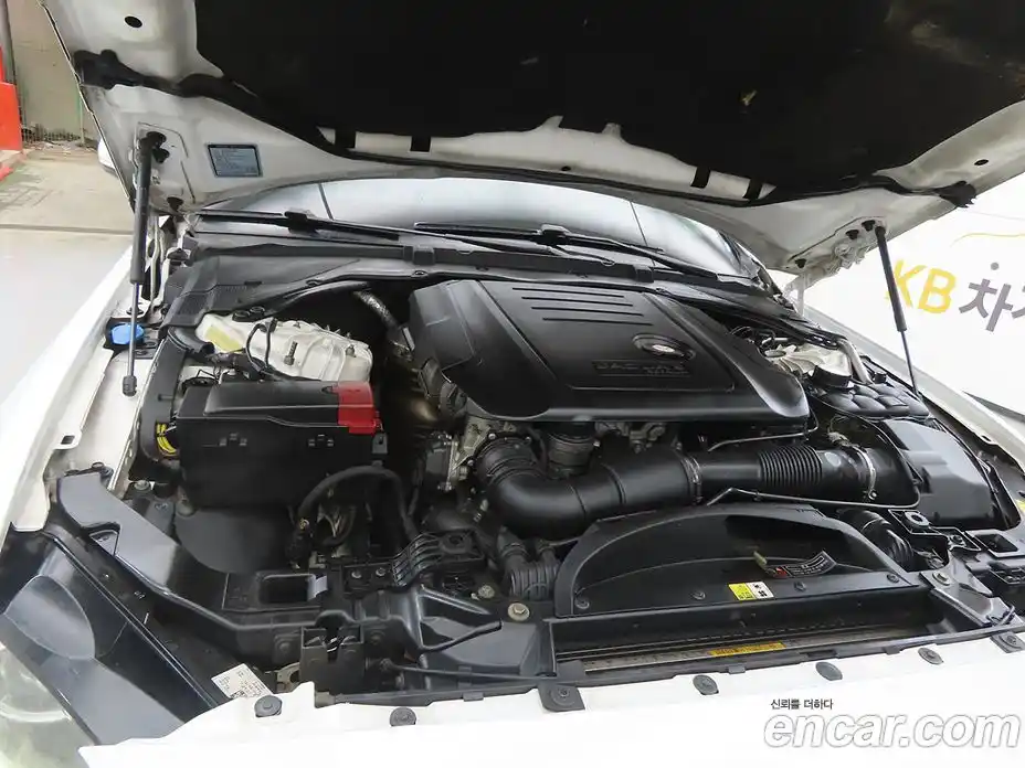 Jaguar XE 2016 2.0 гидро, фото 19