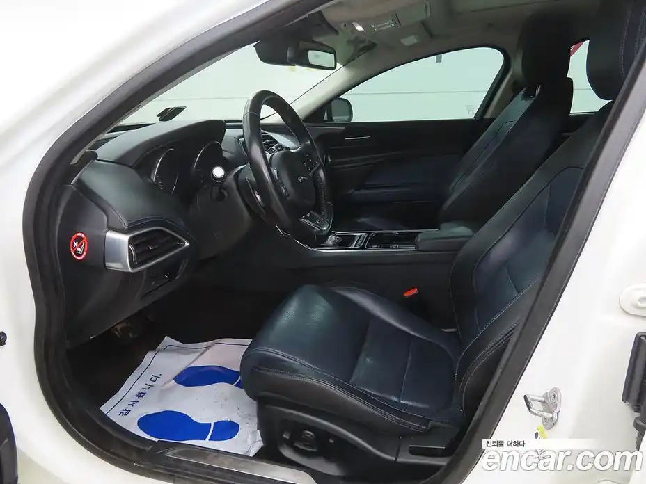 Jaguar XE 2016 2.0 гидро, фото 5