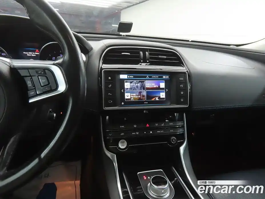 Jaguar XE 2016 2.0 гидро, фото 10