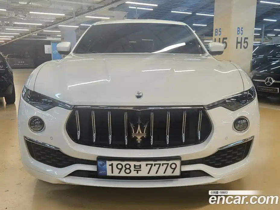 Maserati Levante 2022 2.0 гидро, фото 1