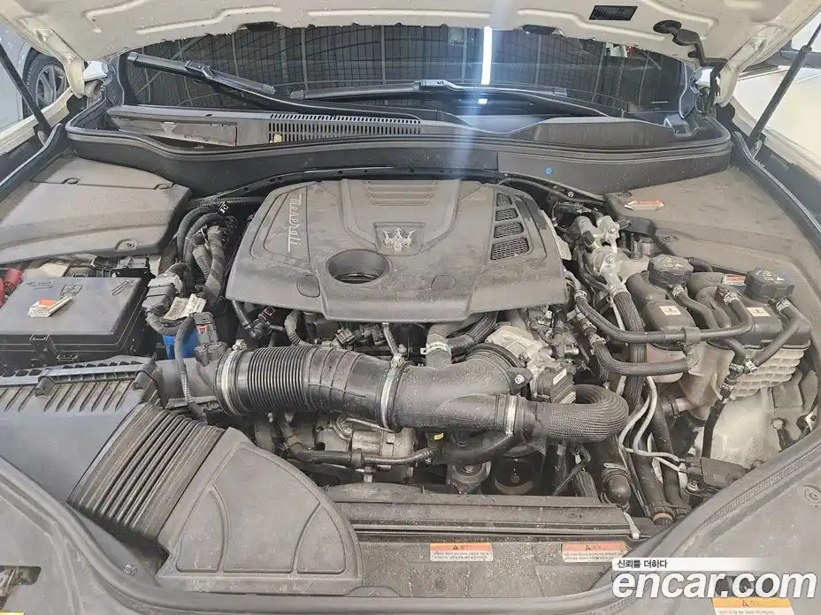 Maserati Levante 2022 2.0 гидро, фото 13