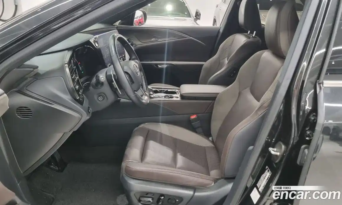 Lexus RX 2024 2.5 вариатор, фото 10